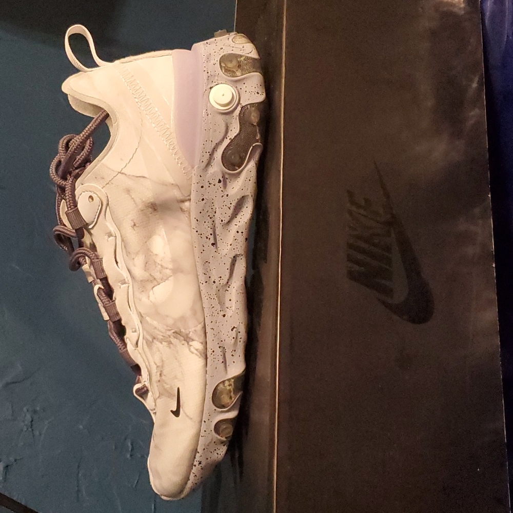 Women's Size 6.5 Nike Shoes
